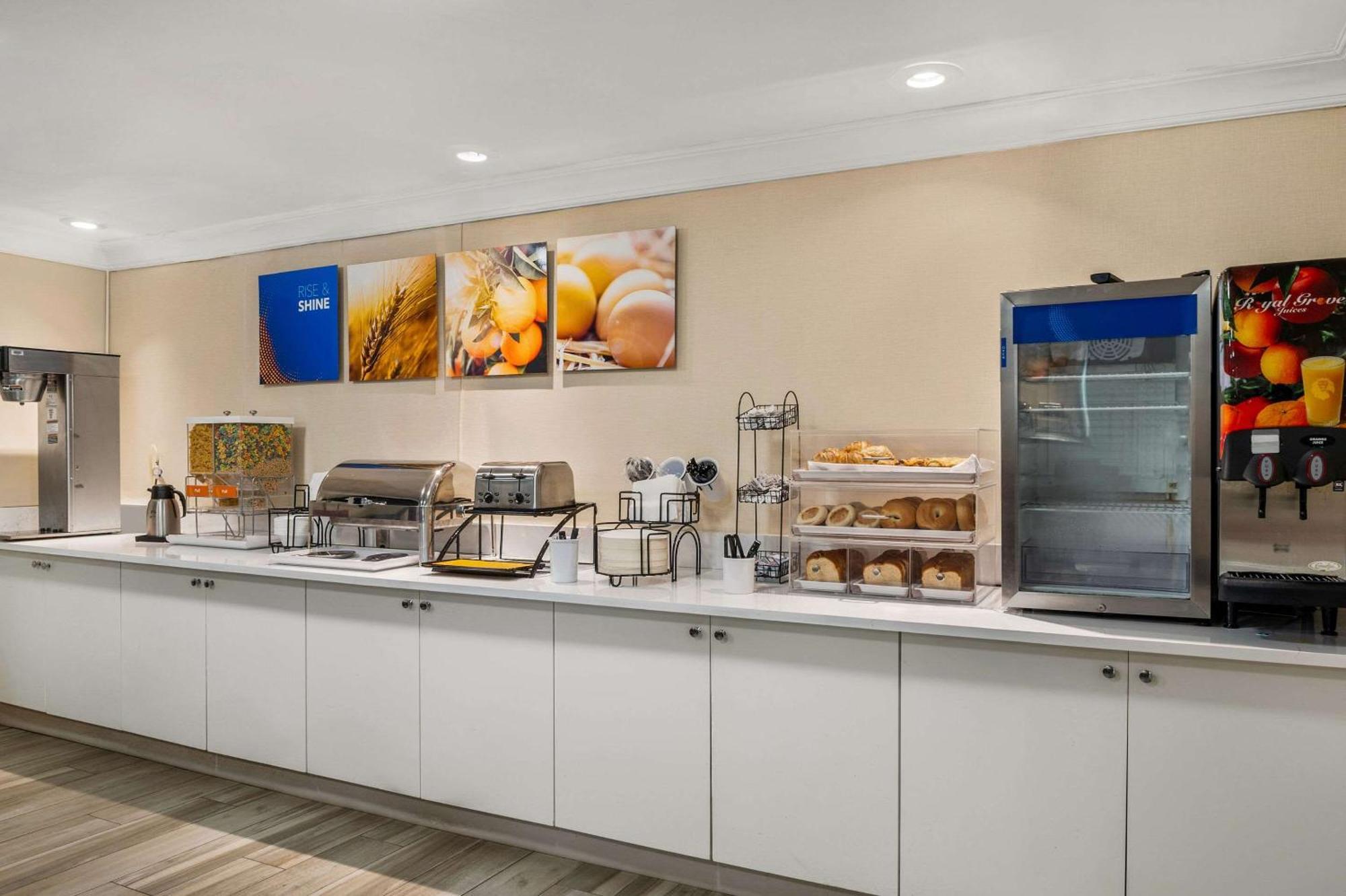 Comfort Inn Oceanside Deerfield Beach Bagian luar foto