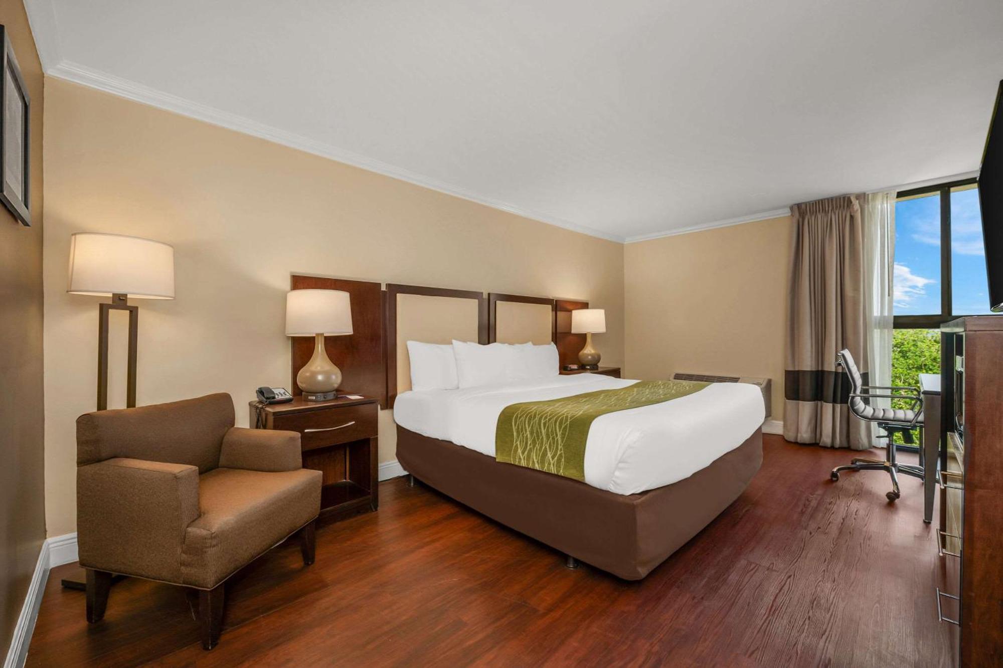 Comfort Inn Oceanside Deerfield Beach Bagian luar foto