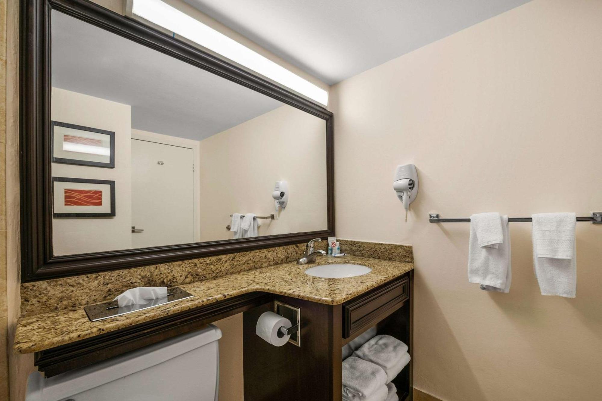 Comfort Inn Oceanside Deerfield Beach Bagian luar foto